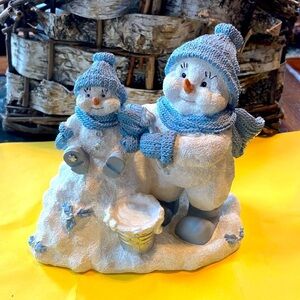 Charming Snow Buddies Figurine
Secret No Melt